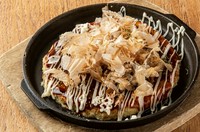 粉を全く使用せず、山芋と卵のみでお作りしています。
口の中で『ふわっ＆とろっ』の食感を是非お楽しみ下さい。