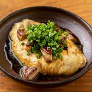 テッパンの相性です！
濃厚なフォアグラに、トロトロのオムレツはたまらんです。