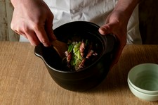 ひとひねりしつつ、ひと手間ふた手間かけた職人の技を愉しむワンランク上の味わいをお楽しみ下さい。