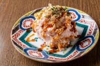 じっくりとローストして旨みのあるベーコンを加え、甘味ある玉葱をバランスよく混ぜ込んでいます。