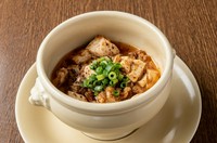 自家製キーマを使った旨味＆辛味の効いた麻婆豆腐。