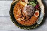 ランチで大人気のスパイスカレーをちょっこっと〆に。