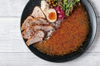 当店自慢の一皿です！
みんな大好きカツカレーをスパイシーにアレンジしました！スパイス初心者の方におススメです。