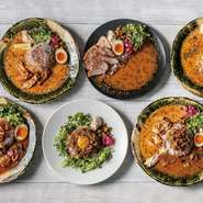 チキン、カツ、キーマ、週替り、全て異なるスパイス配合ルウのこだわりっぷり！Uber＆デリバリーもご用意！