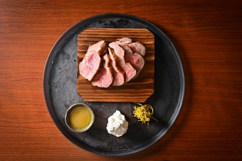 ラム肩ロース~藁の瞬間スモーク~