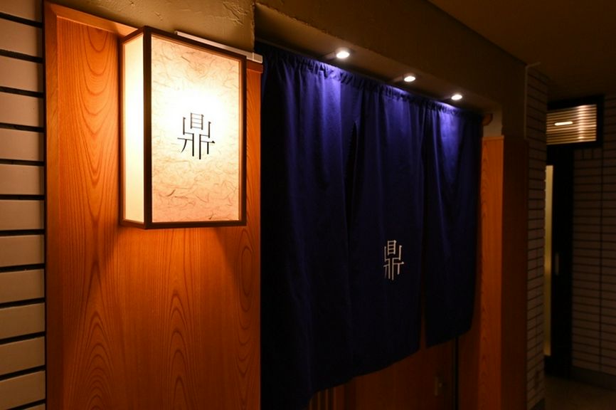 ビル3階にある大人のお店。