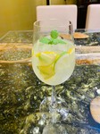 小田原産の片浦レモンで作ったさわやかなレモネード。