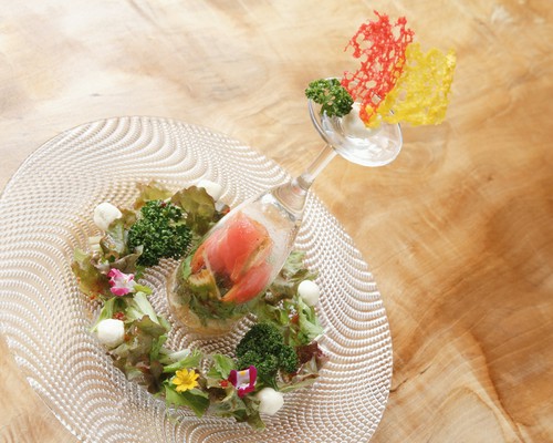 まず目で楽しませてくれる料理の数々