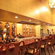 鉄板焼きのライブ感が楽しめるカウンター席