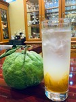 自社農園でとれた農薬不使用の鬼柚子で作ったジュースです。