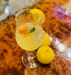 自社農園でとれた農薬不使用のニューサマーオレンジで作ったジュースです。