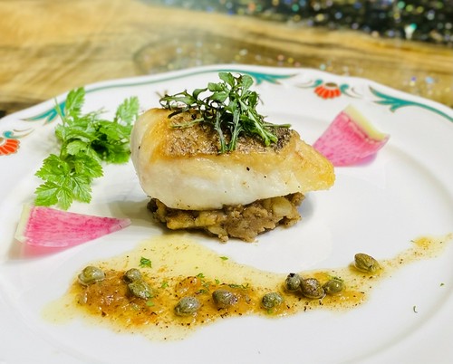 伊東港でとれた地魚のポワレ