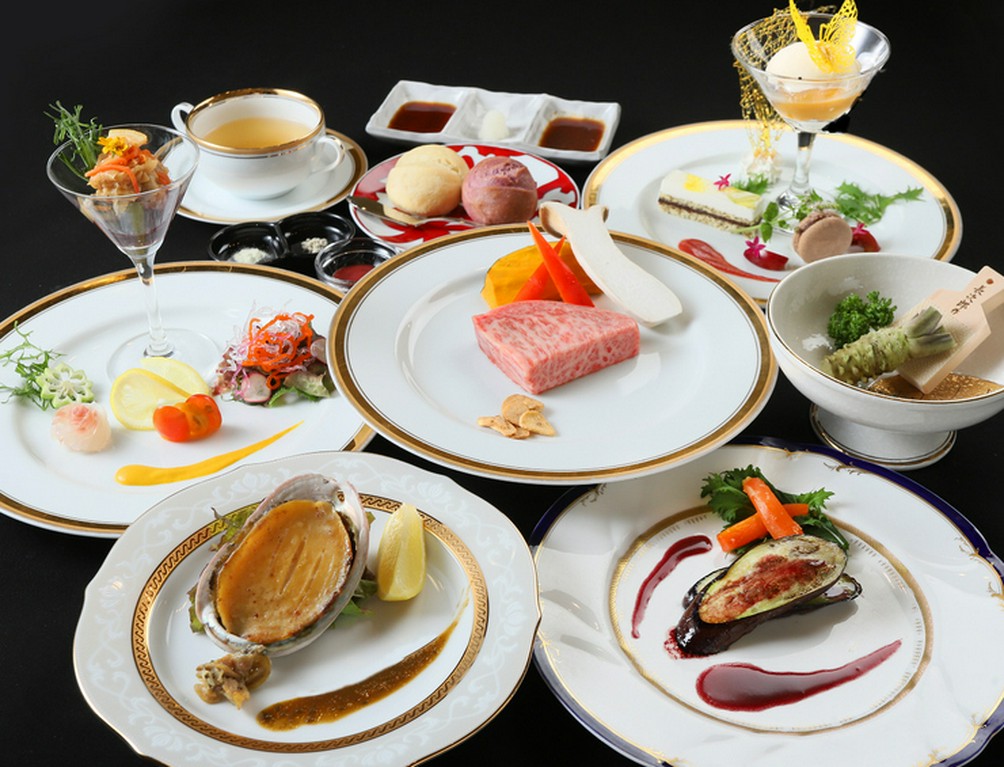 ～地元牛ステーキとアワビの鉄板焼き・地産地消の食材を楽しめる～