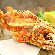 伊東の名物！
身はふっくら、頭の骨まで食べられる王道の逸品です。