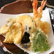 天ぷら盛り合わせ　1610円

エビフライ(２本)　1480円

カキフライ(４個)　1280円

アジのなめろうフライ　630円

ポテト　520円

アジフライ　760円
