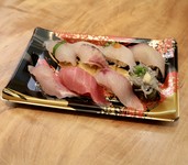 ※汁物は只今容器が無い為お持ち帰り出来ません。
詳しくはスタッフまでお尋ね下さい。