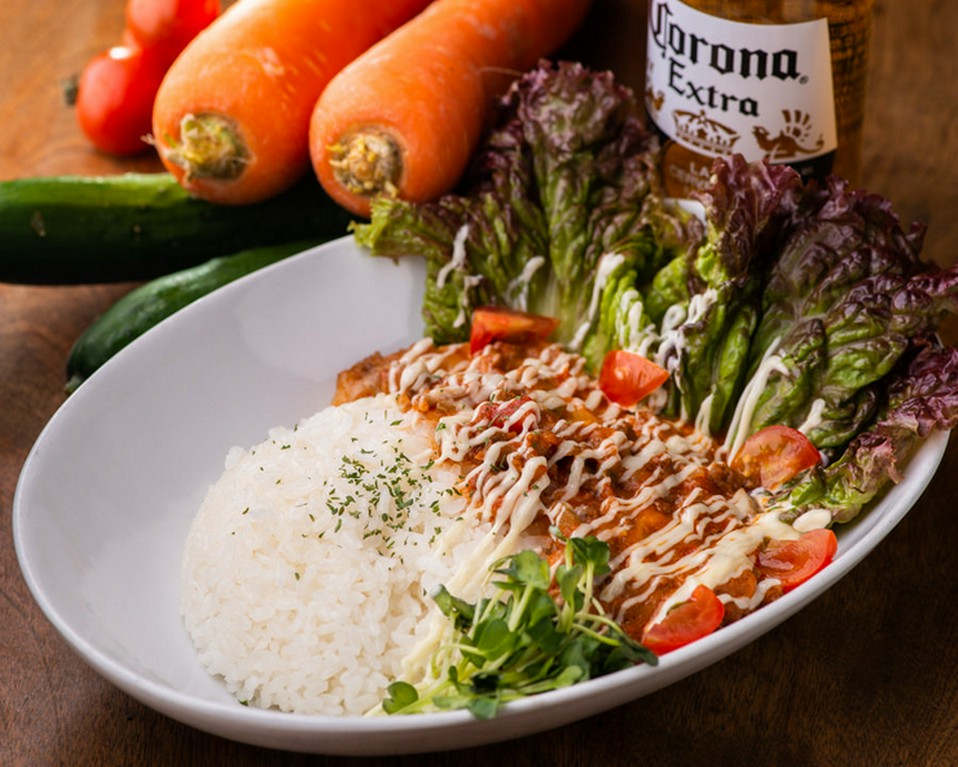 調理師がつくるこだわり創作料理、家庭ではつくれない一品