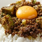 食べる美容液、栄養満点のアボカドがたっぷり入ったキーマカレー