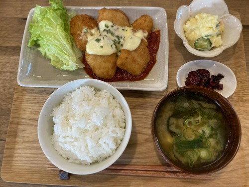 チキンチーズかつ定食