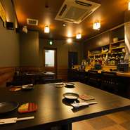 当店自慢の大山鶏の焼き鳥や地元湘南の美味しい野菜や相模湾等で獲れた地魚を使った料理をお楽しみいただけます。日本酒も地元神奈川のものを取り揃えております。