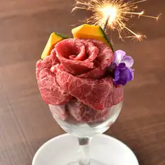 肉パフェ