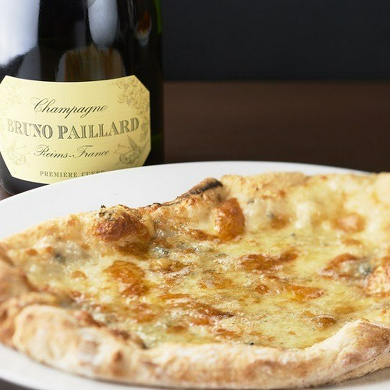 クァトロ・フォルマッジョピザ