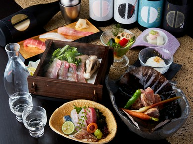 洗練された空間で、食事や会話を心ゆくまで堪能