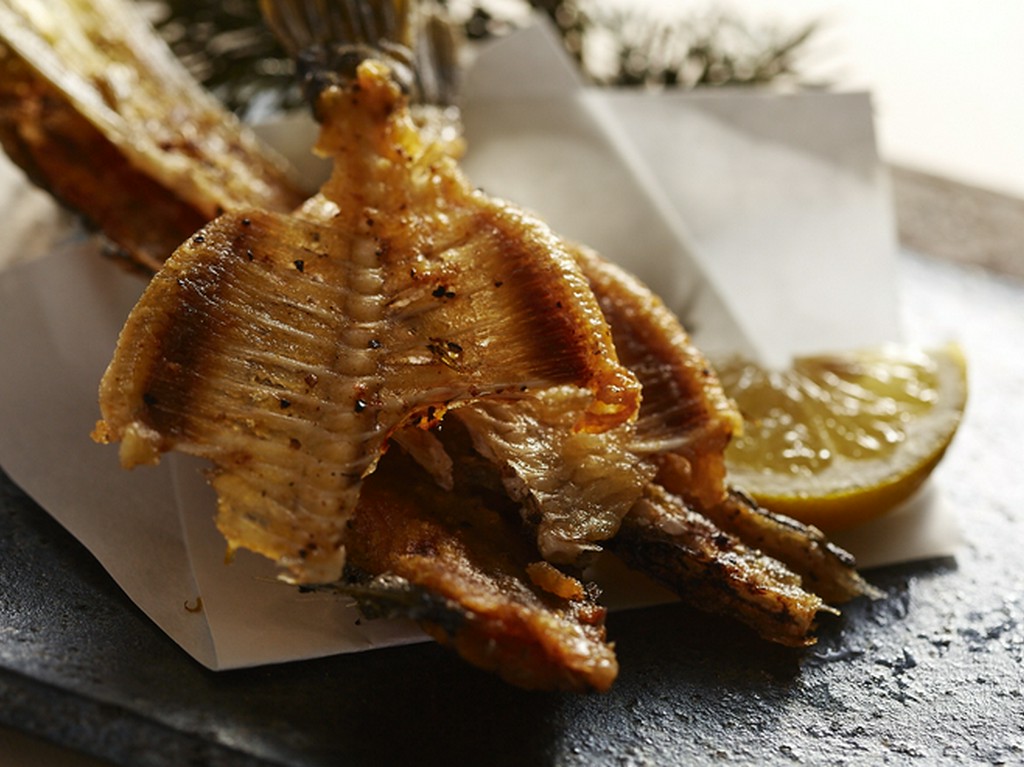 いろいろ魚の骨せんべい