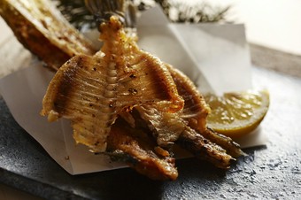 いろいろ魚の骨せんべい