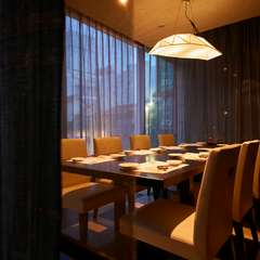 ゆったりとした離れ半個室。