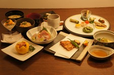会食･接待･おもてなし向きのコースとなります。
ご予約はお電話にてお早めにお願いいたします。
