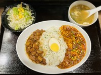 人気絶好調！リクエストが多く頂きましたため、再開させていただきます。
台湾名物のスパイシーなルーローとやみつきマーボーを一緒にご堪能ください！ 
※グリーンサラダ・本日汁物が付きます。
