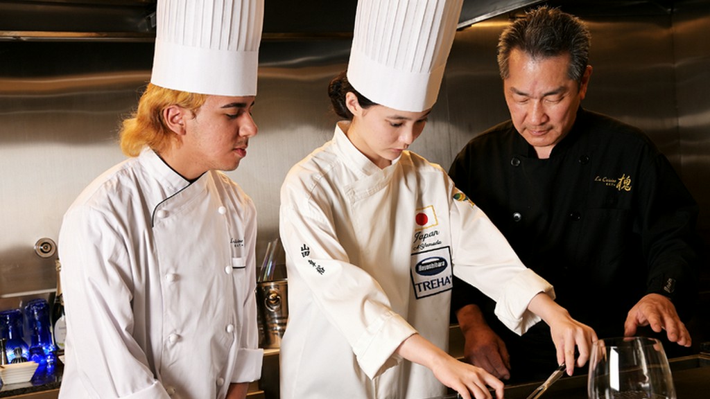 “鉄板焼き道場”への参加で、貴重な鉄板焼の体験が得られる