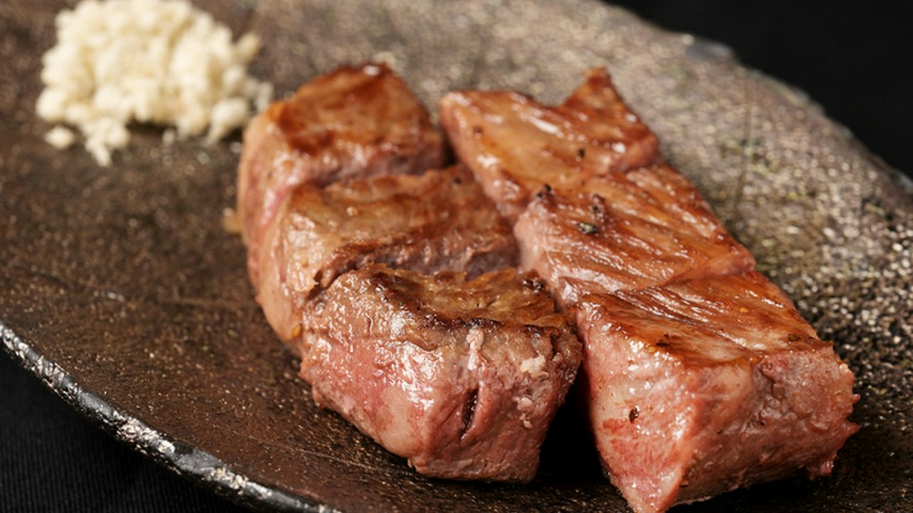 華やかな食材で味覚と視覚の両面から満足させる『エスポワール』