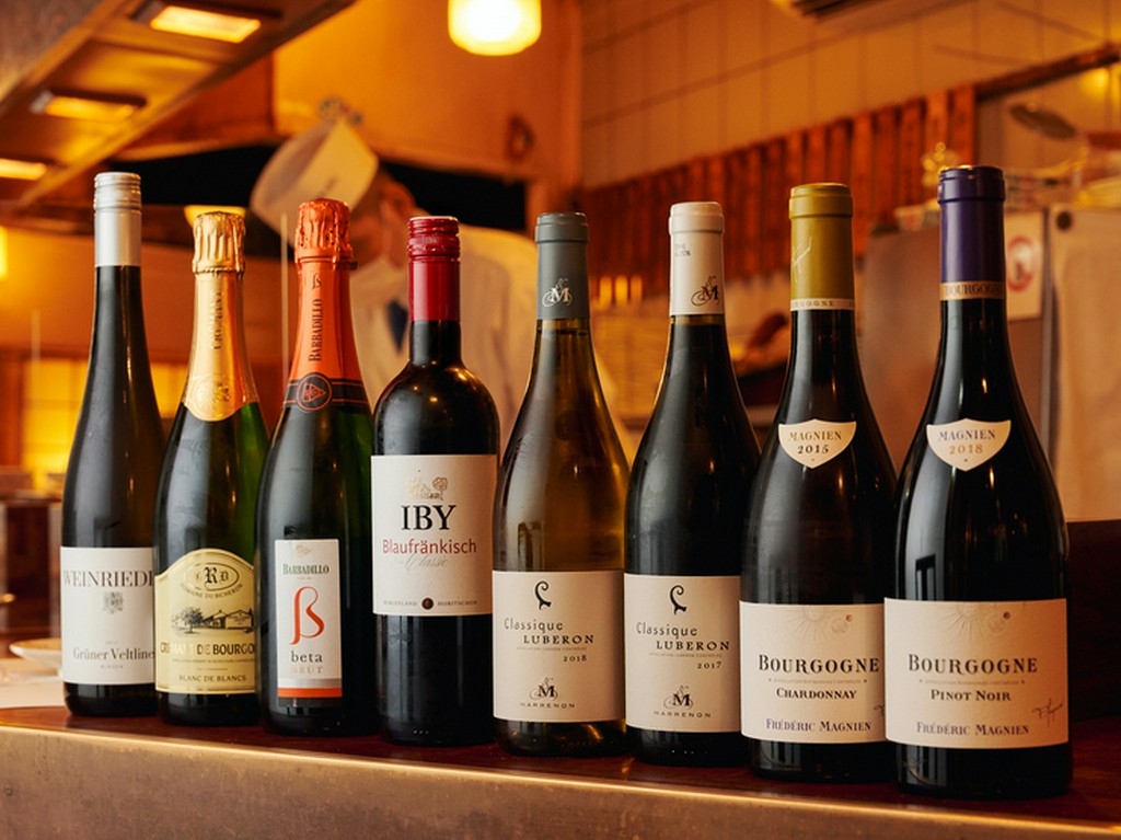 ソムリエが厳選した美酒と天ぷらのペアリングを楽しむ