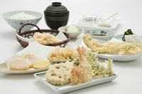 ・車海老
・いか
・魚介二品
・野菜二品
・穴子
・口替り
・小海老のかき揚げ
・お揃い（ご飯、味噌汁、香の物）