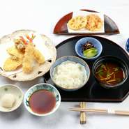 ・海老二尾
・魚介二品
・野菜二品
・かき揚げ
・お揃い（ご飯、味噌汁、香の物）