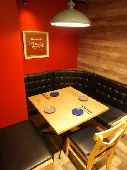 明るい雰囲気で清潔な店内は、女性に人気！