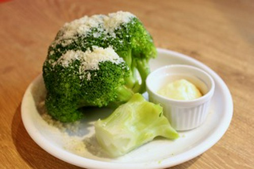 ビタミン補給に、爆弾ブロッコリー！