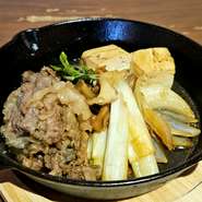 10月は特別に九州産黒毛和牛ですき焼きランチを作りました！売り切れ御免メニューの為、お早めにお越しください。※みそ汁・ごはん付き※他にもランチメニューをご用意しております。
