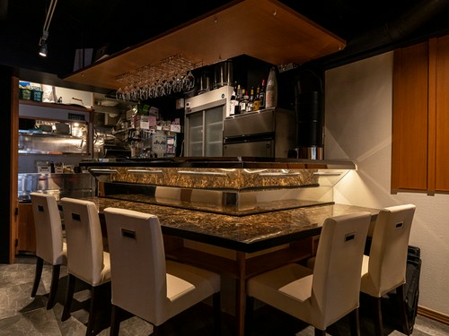 おひとり様に人気のカウンター席