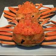 11月初旬から3月末まで、ブランド蟹のコースがございます。