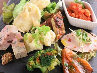 前菜8種盛り合せ