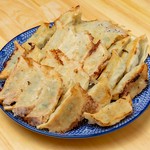 小ぶりなサイズ感で、いくつでもいけちゃう！野菜をメインにヘルシーさを追求！種のほぐれ感にこだわった触感！