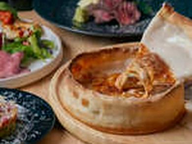 凄！溢れ出す！濃厚クワトロシカゴピザ