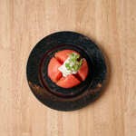 あっさり美味しい！
はちみつをきかせた自家製ジューシートマトピクルスになめらかリコッタチーズを！