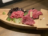 その日1番の状態のお肉を厳選し、盛り合わせにしました。
部位ごとに味わいが違うので食べ比べ頂けます。