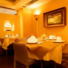 喧騒の街・銀座にいることを忘れさせる重厚でシックな大人空間