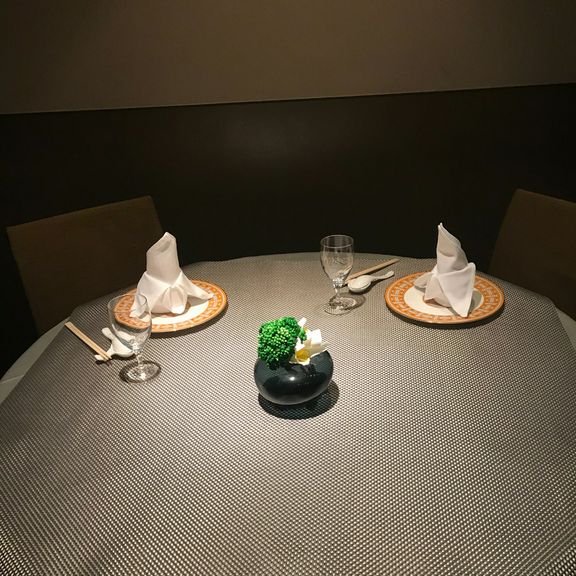 コース料理はすべて御取り分けでご提供します。