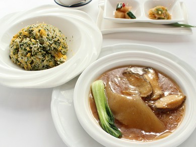 洗練された空間で、食事や会話を心ゆくまで堪能